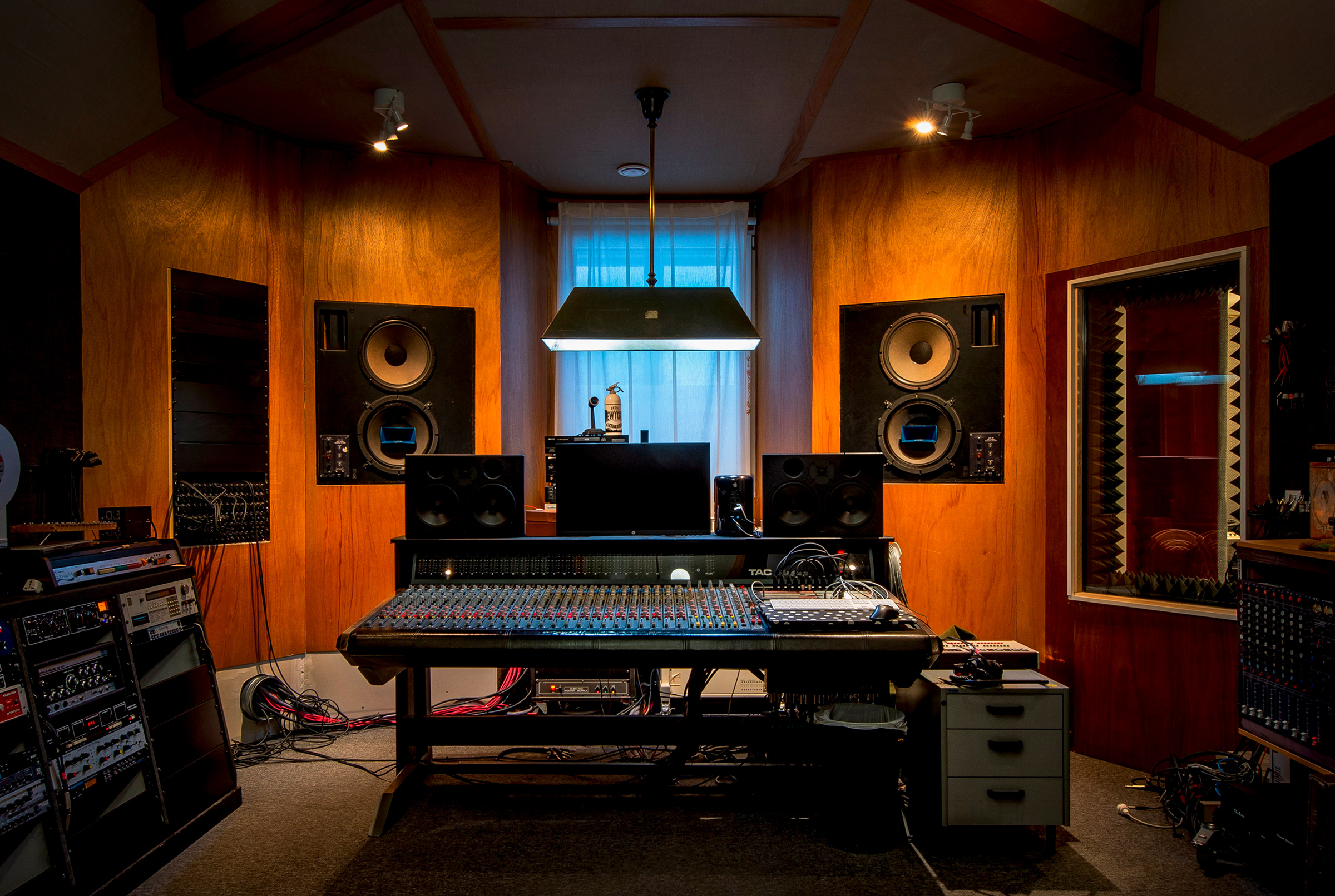 omnivox_studio_controlroom omnivox-studio-controlroom